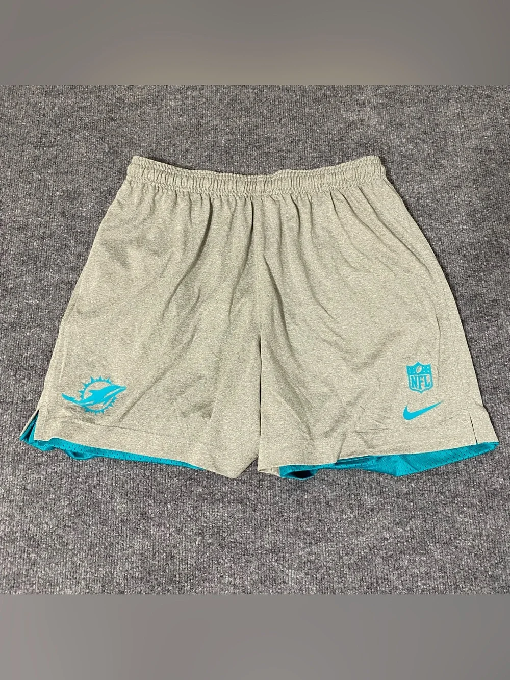 Nike Miami Dolphins Standard Issue Reversible Men’s Large Shorts NWT